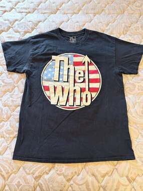 The Who Hits Back American Flag Tour 2022 Concert T-Shirt Black Large